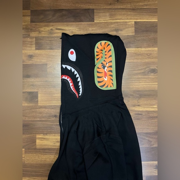 Black bape hoodie - Picture 2 of 3